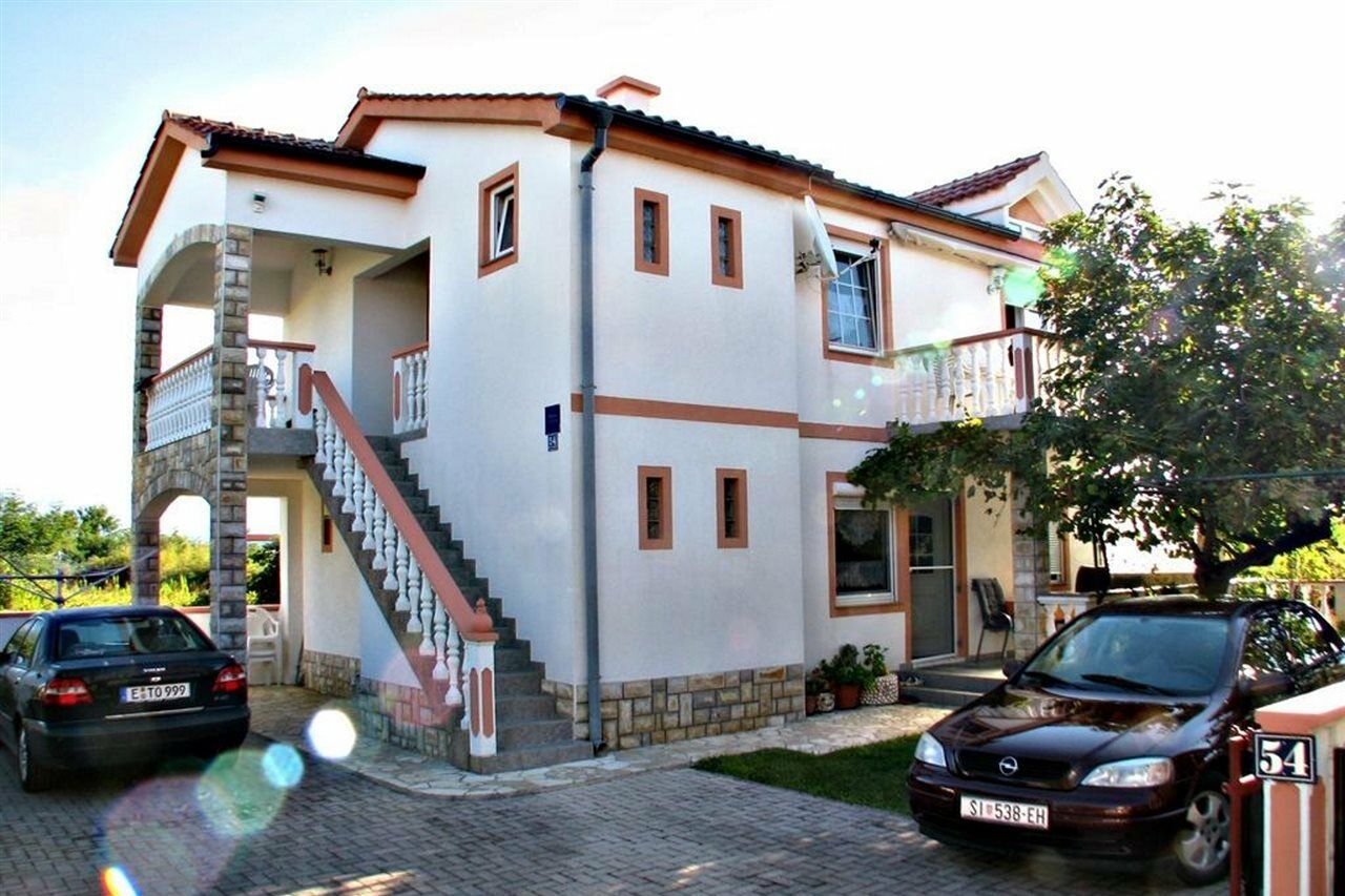 Apartments Galic Nin Exterior photo