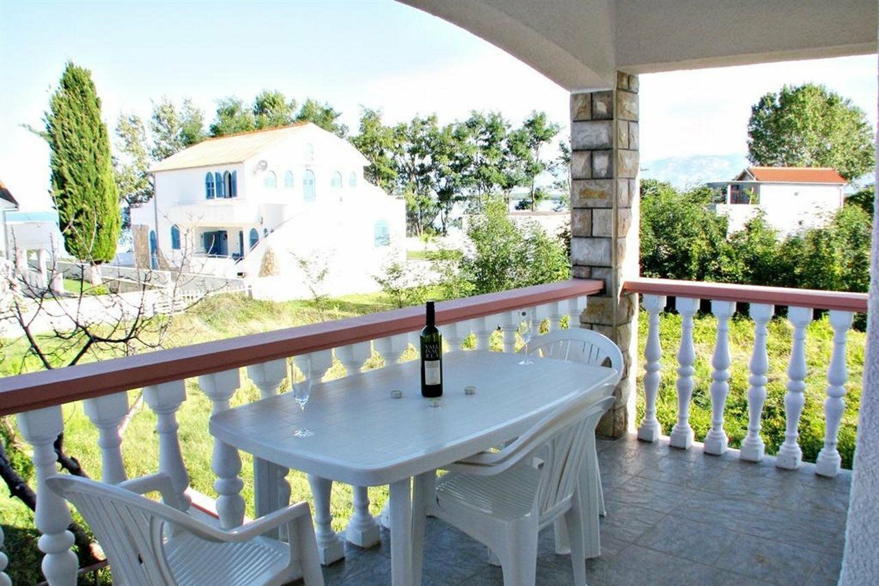 Apartments Galic Nin Exterior photo